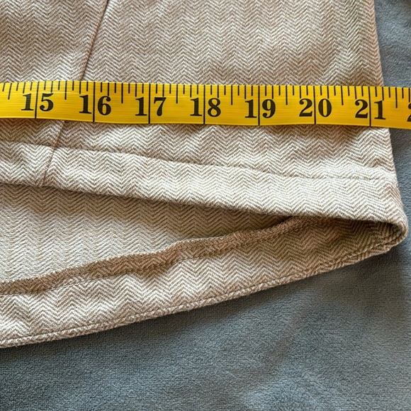 J McLaughlin tan herringbone pattern top - Picture 8 of 9